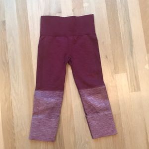 Ombré Lululemon in the flow crop